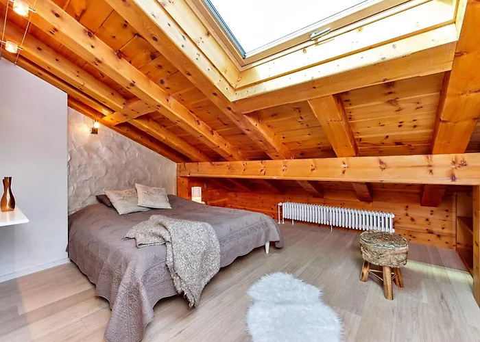 Apartment Livingroom *